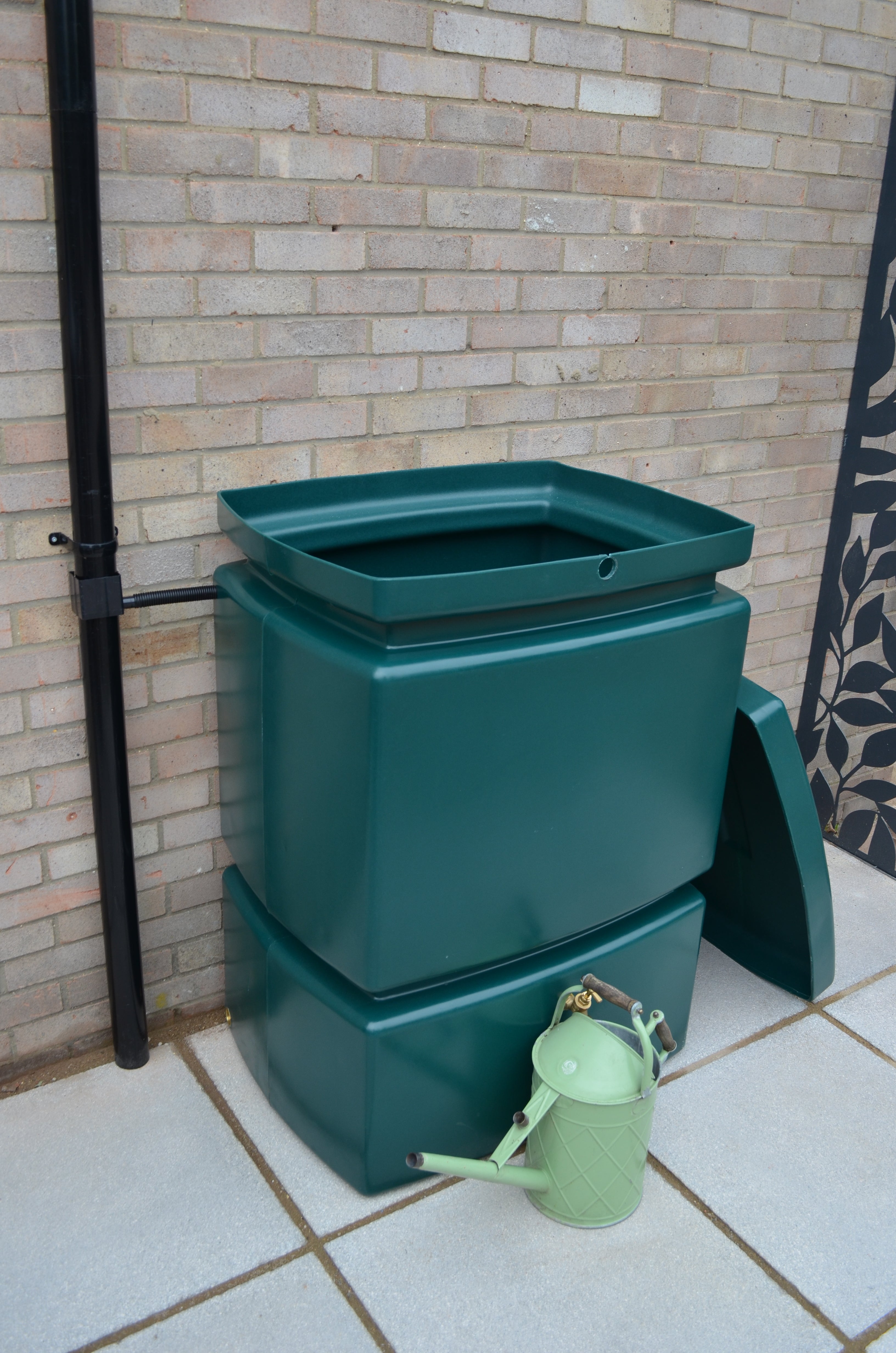 525 Litre Pillar Water Butt in Green